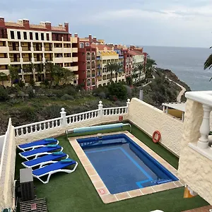 beautiful-villa-in-playa-paraiso-with-pool-and-sunset-view.adeje-hotels.com/
